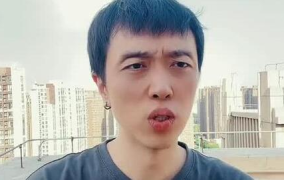 小姐姐为疫情戴口罩图片,小姐姐口罩下的坚定与美丽